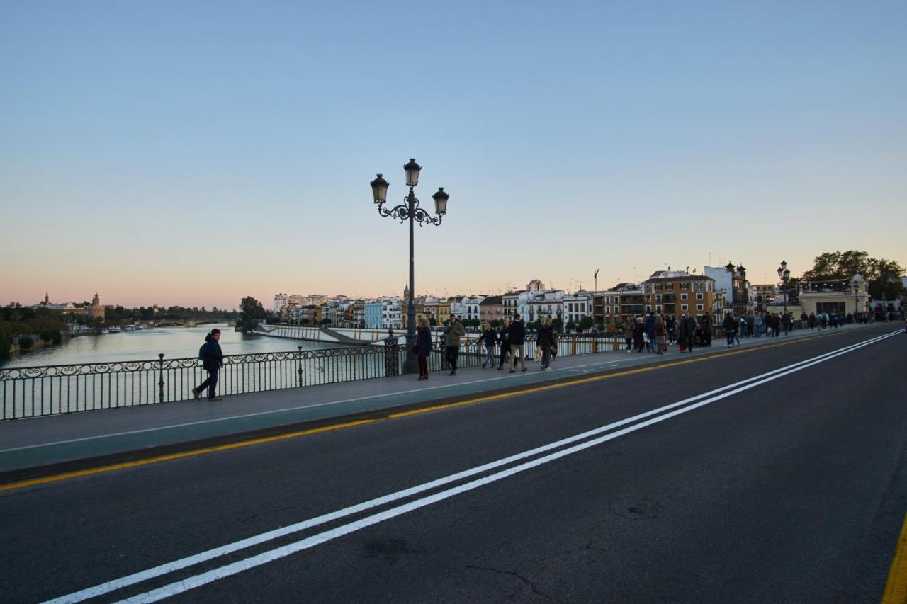 Betis Deluxe Riverside Seville Ngoại thất bức ảnh